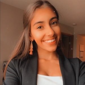 Meet your Posher, Aliya